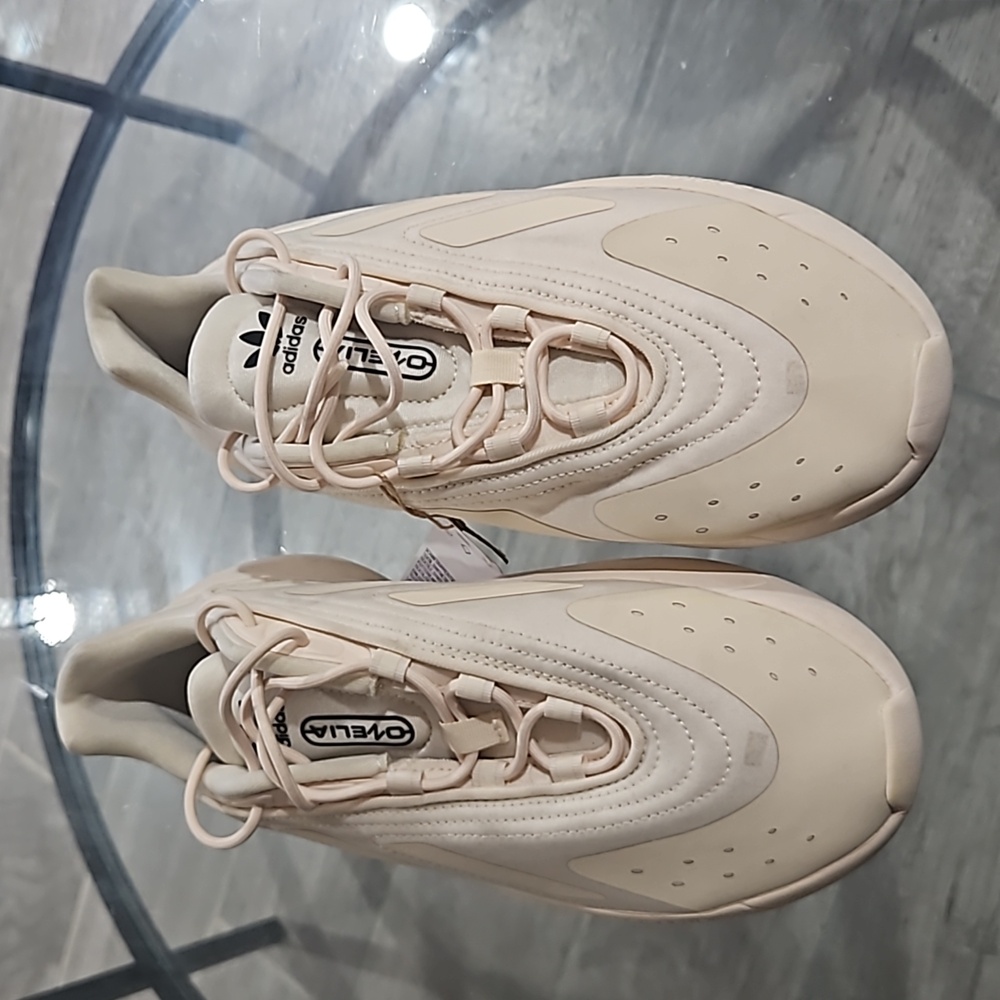 Womens Adidas Sneaker Size 8